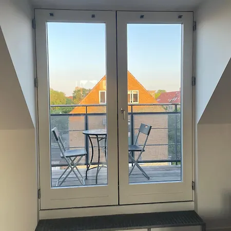 Metro Linde Alle 14, 3th 2720 Vanlose * København