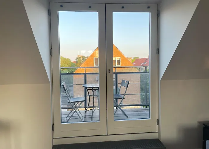 Metro Linde Alle 14, 3th 2720 Vanlose * København